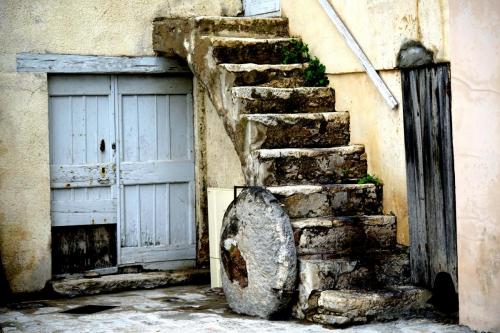Bonifacio Back Alley Scene