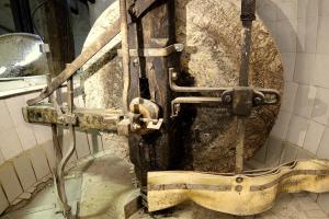 Huilerie Saint. Anne -- May & September